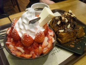 Chocoalte Toast and Strawberry Bingsu with Cheesecake